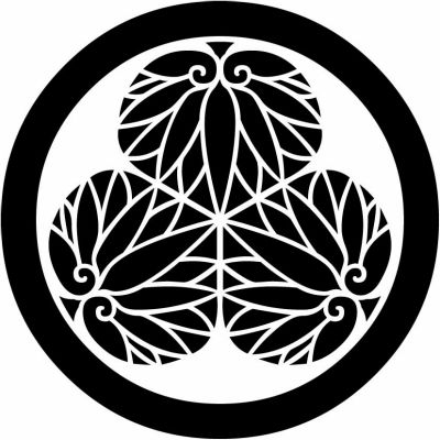 丸に三つ葵（２）