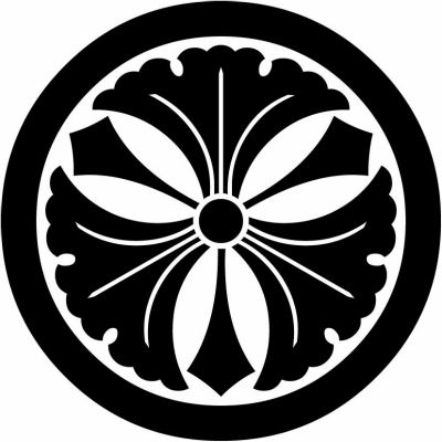 丸に剣三つ銀杏（２）