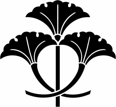 三つ立ち軸違い銀杏