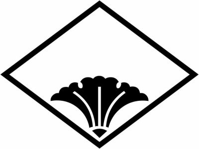 糸菱に覗き銀杏