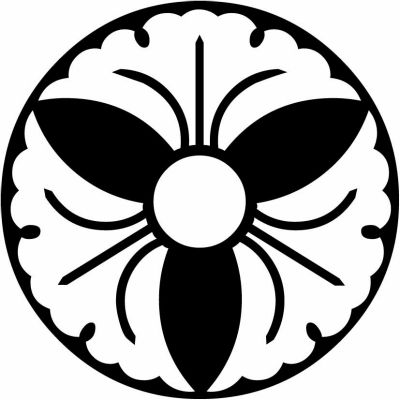 石持ち地抜き三つ銀杏（１）