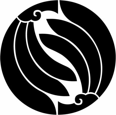 入れ違い割り羽団扇（１）・左入れ違い割り羽団扇