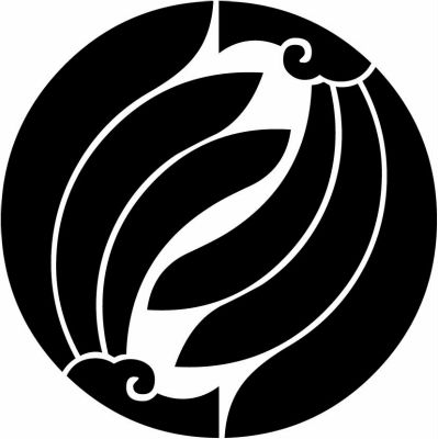 入れ違い割り羽団扇（２）・右入れ違い割り羽団扇