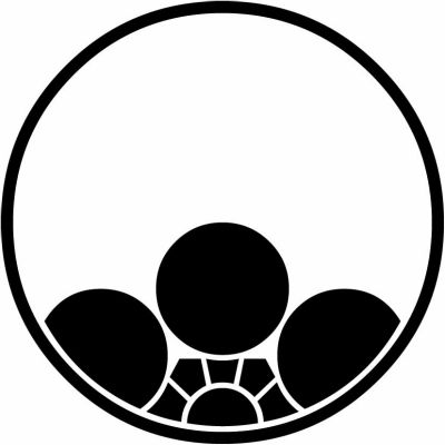 糸輪に覗き梅鉢