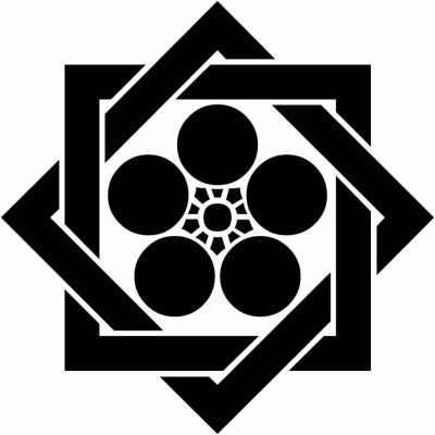 組み合い角に梅鉢・組み合わせ角に梅鉢