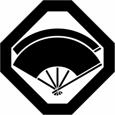 隅切り角に重ね扇