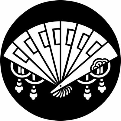 石持ち地抜き檜扇