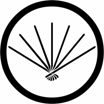 中輪に七本扇の骨