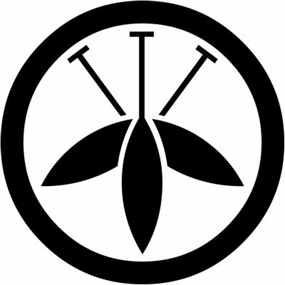 丸に三つ重ね櫂