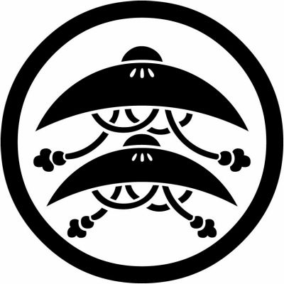 中輪に房付き二階笠・中輪に房付き二蓋笠