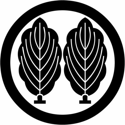 丸に変わり並び柏