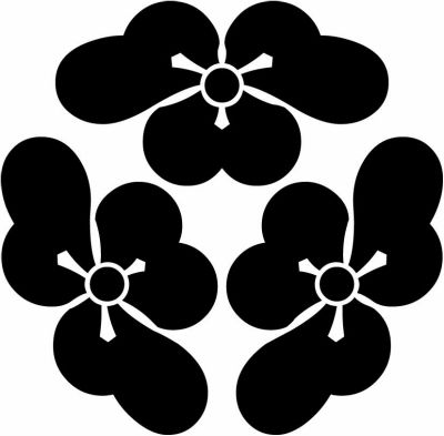 三つ頭合わせ片喰・三つ片喰