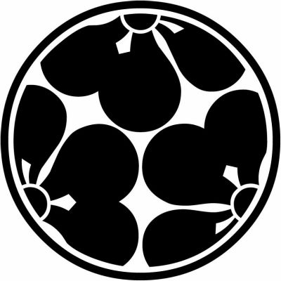 糸輪に三つ割り追い片喰・糸輪に変わり三つ片喰