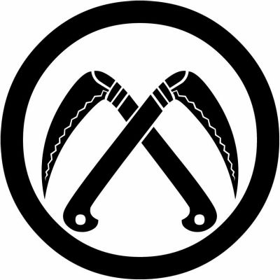 丸に違い鎌（１）