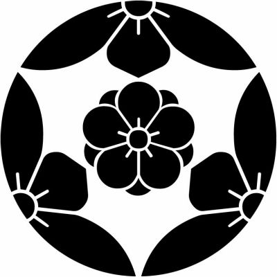 三つ割り桔梗に八重梅