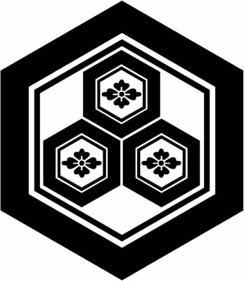 亀甲に三つ盛り亀甲花菱