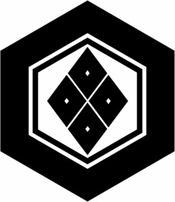 亀甲に四つ目菱