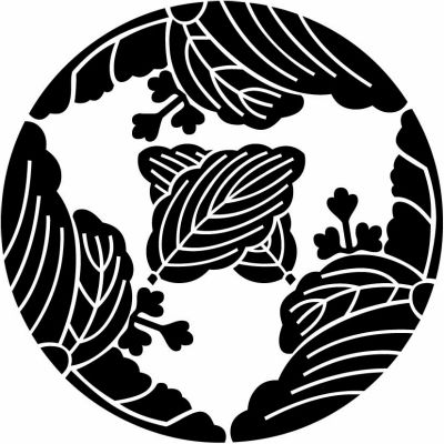 三つ割り五三桐に違い柏・三つ割り五三の桐に違い柏