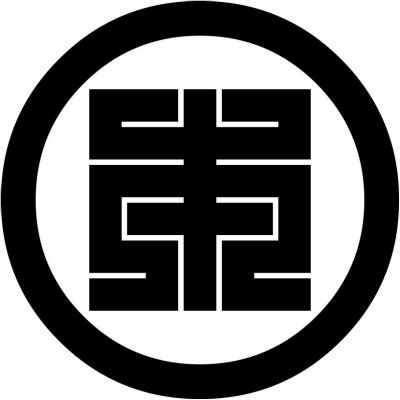 丸に本の角字