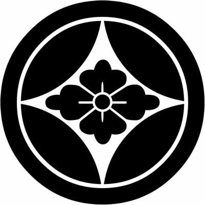 丸に七宝に花菱