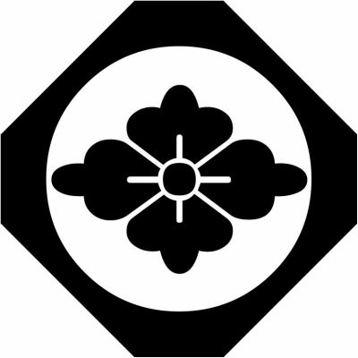 隅切り鉄砲角に花菱