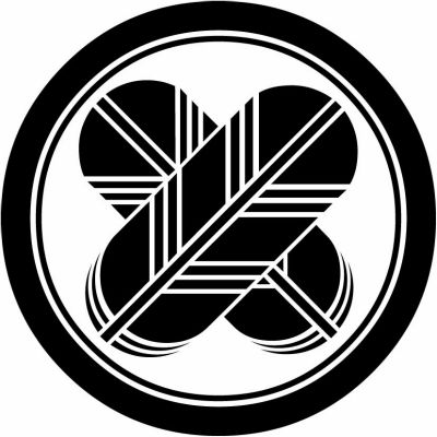 子持ち輪に違い鷹の羽