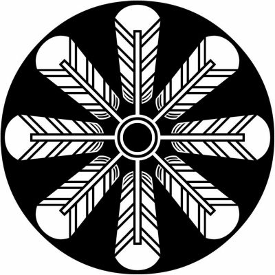 石持ち地抜き八つ鷹の羽車