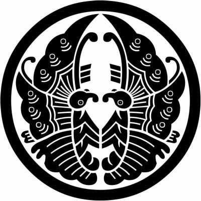 中輪に変わり対い蝶