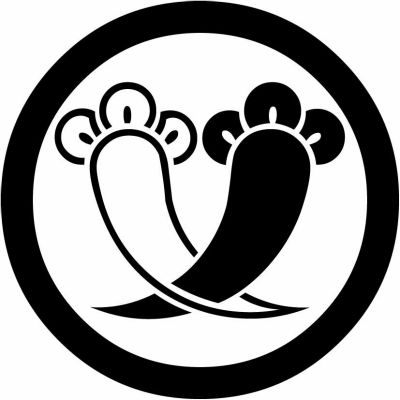 丸に陰陽食い違い丁子