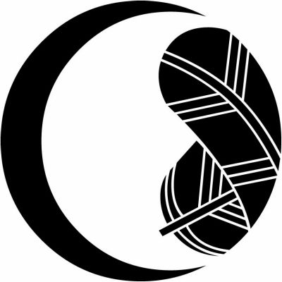 月に折り鷹の羽