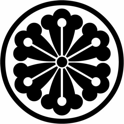 細輪に六つ蔦の花