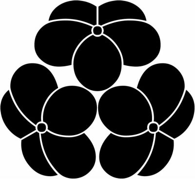 尻合わせ三つ光琳蔦