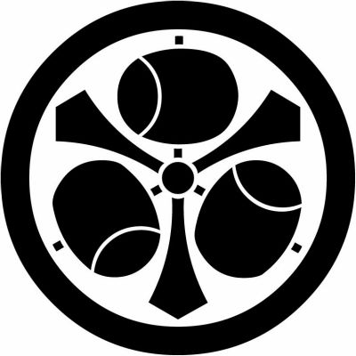 丸に剣三つ槌