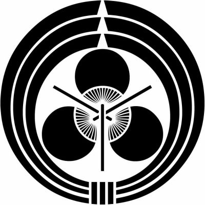 熨斗輪に三つ団扇