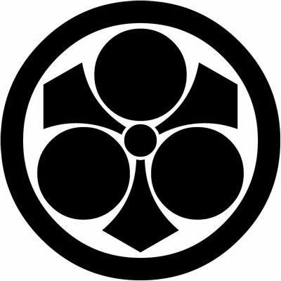 丸に剣三つ星