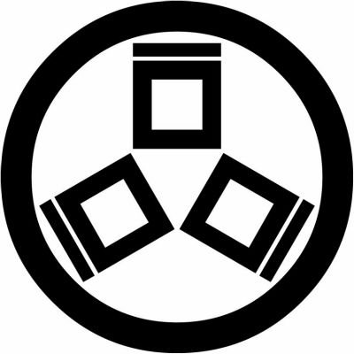 丸に三つ枡に枡掻き