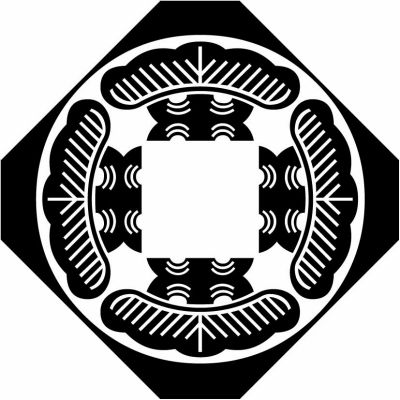 隅切り鉄砲角に四つ松