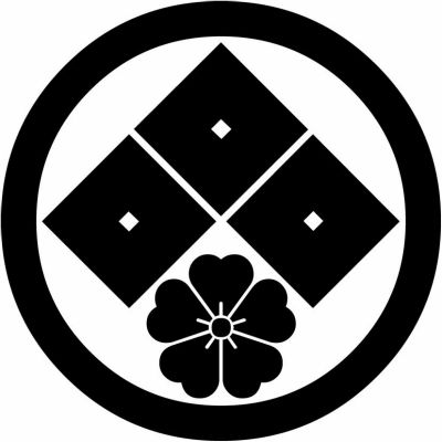 丸に三つ目に桜