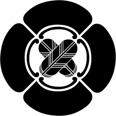 四方木瓜に違い鷹の羽