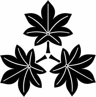 尻合わせ三つ楓（１）