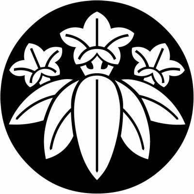 石持ち地抜き笹竜胆・石持ち笹竜胆