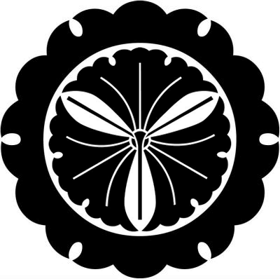 外雪輪に軸違い三つ銀杏