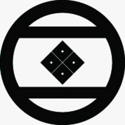 丸に二つ引き四つ目