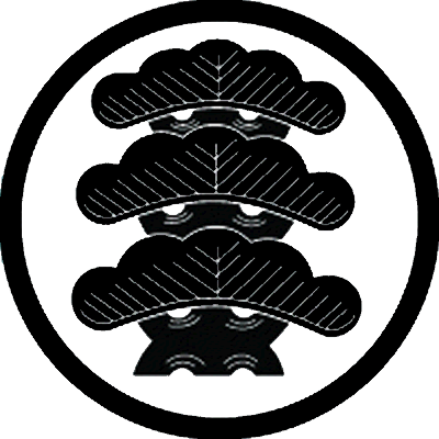 細輪に三つ笠松