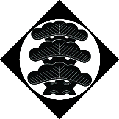 鉄砲角に三つ笠松