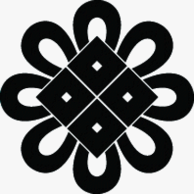 八弁花輪に四つ目