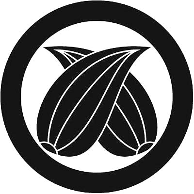 丸に違い梛の葉