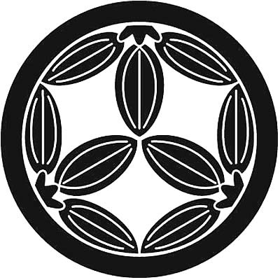 丸に九枚梛の葉