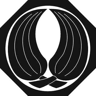 八角に抱き梛の葉