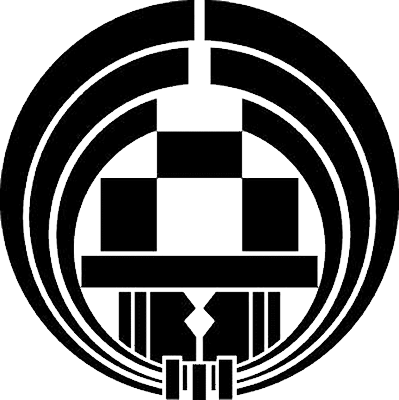 熨斗輪に台付き三つ石